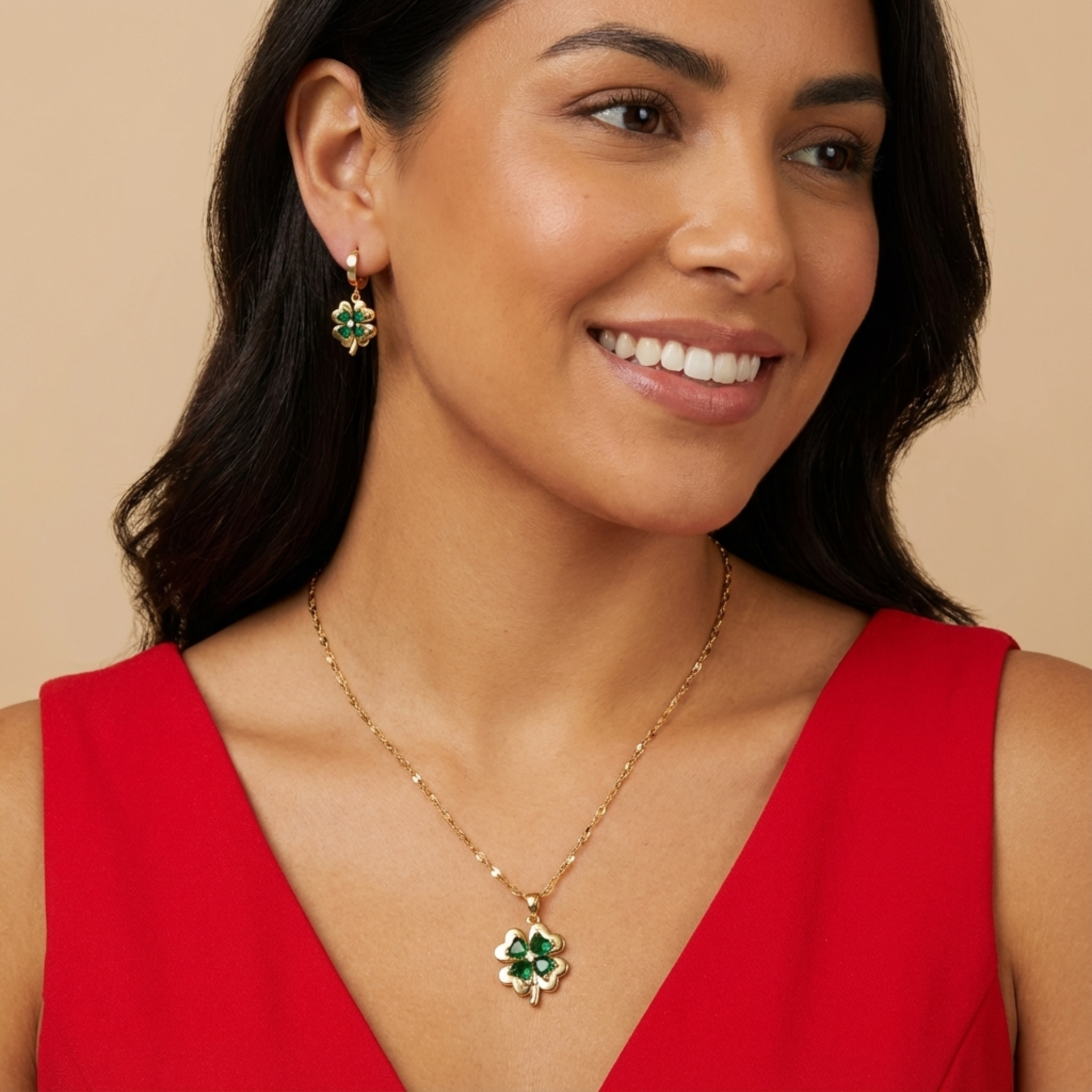 Golden Clover Jewelry Set - Emerald Green Cubic Zirconia Necklace & Earrings